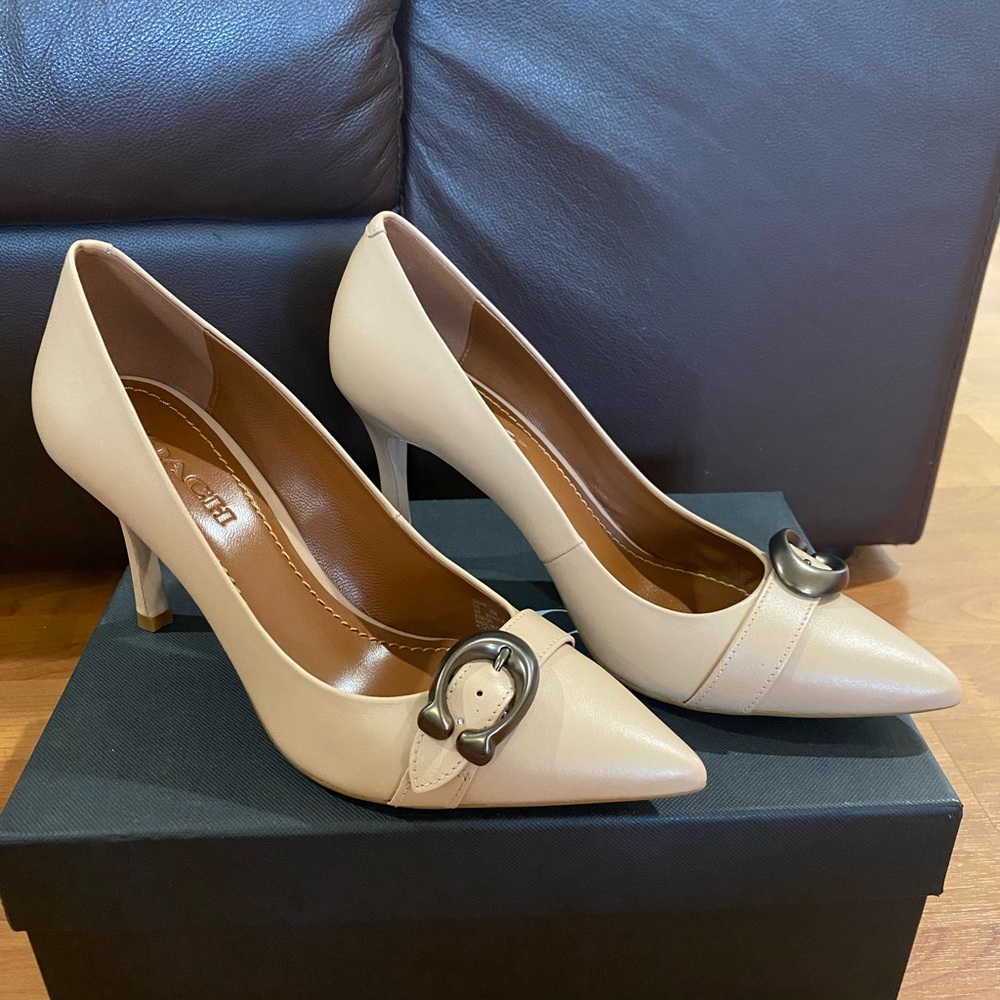 NIB Authentic Coach waverly pump heels sz 9